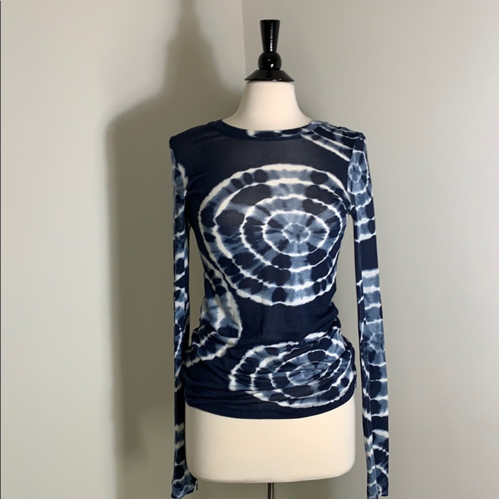 BCBGMaxazria navy tie-dye crewneck pullover.🦋
